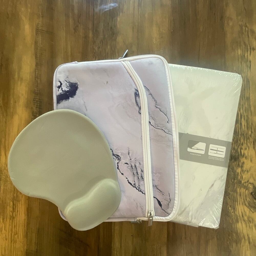 MacBook Air 11” purple soft case with hardshell